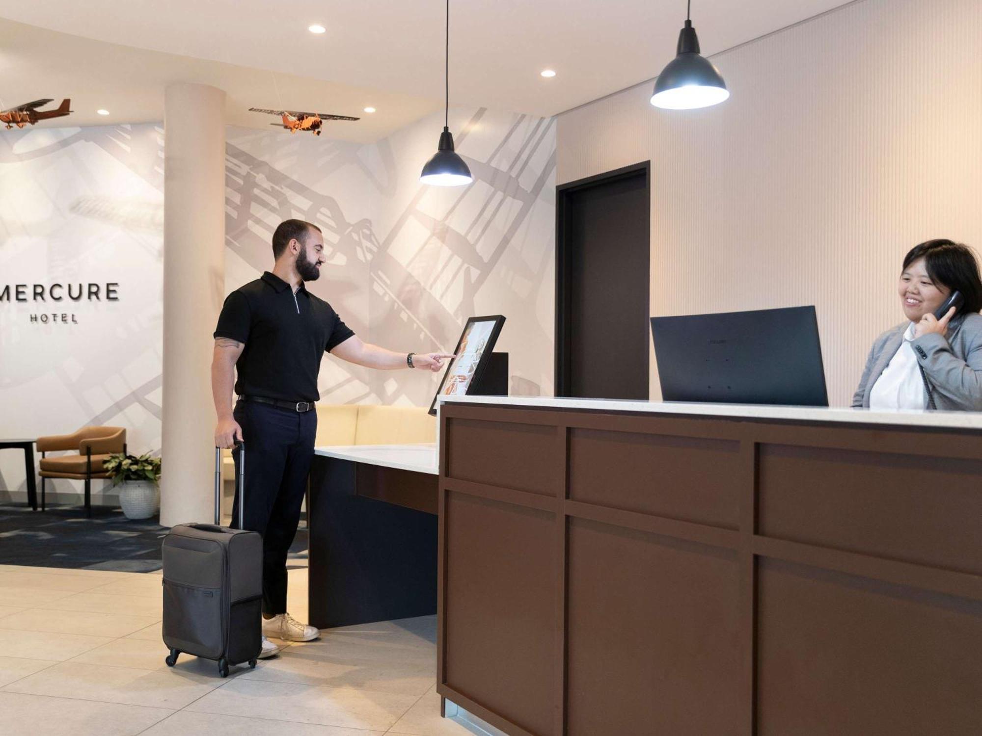 Mercure Sydney Bankstown Екстер'єр фото