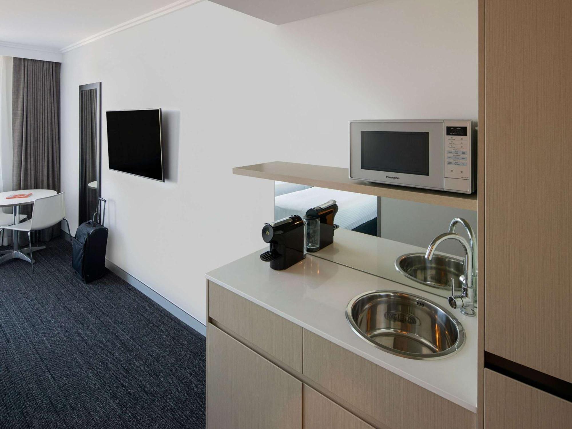 Mercure Sydney Bankstown Екстер'єр фото