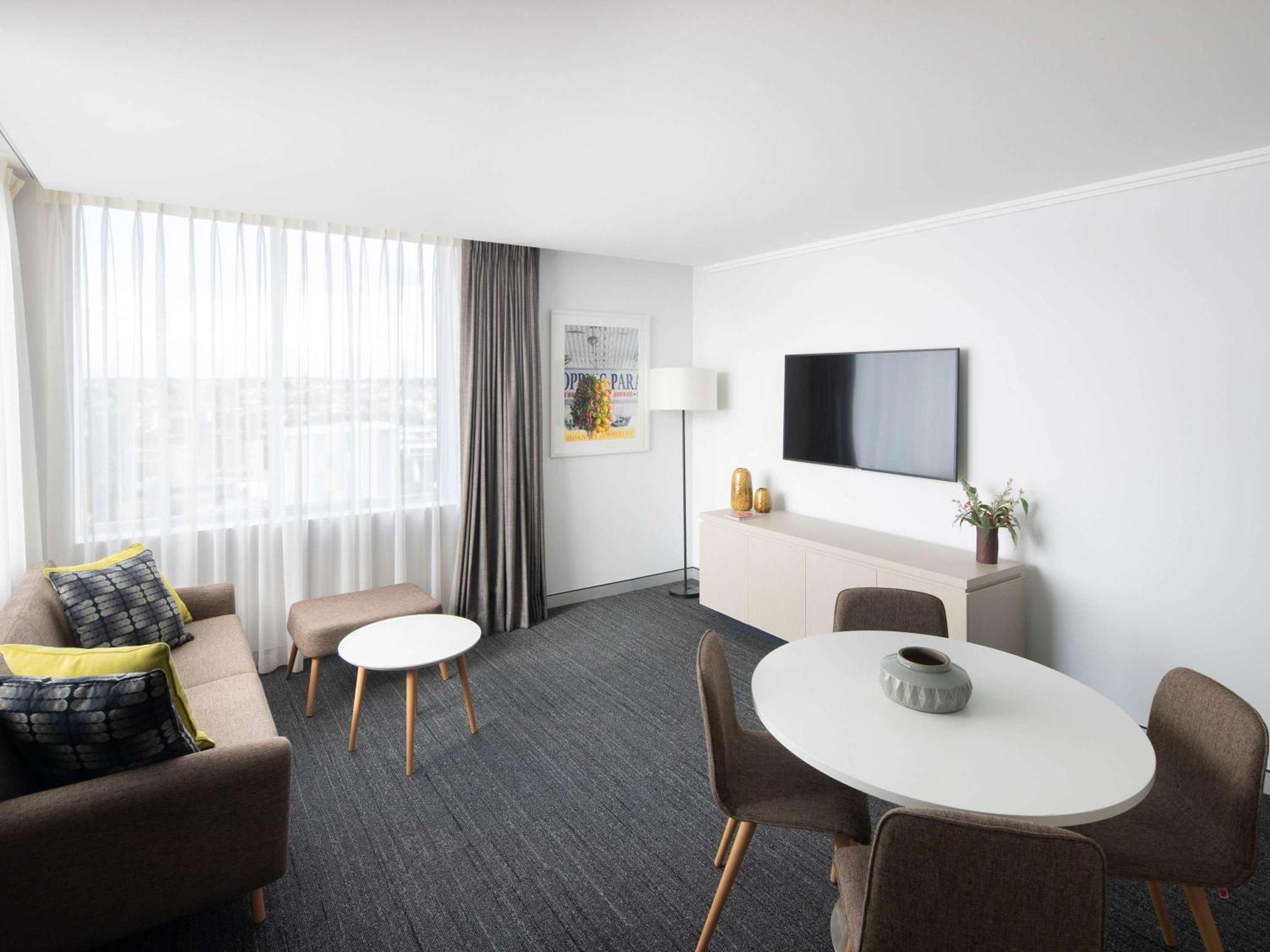 Mercure Sydney Bankstown Екстер'єр фото