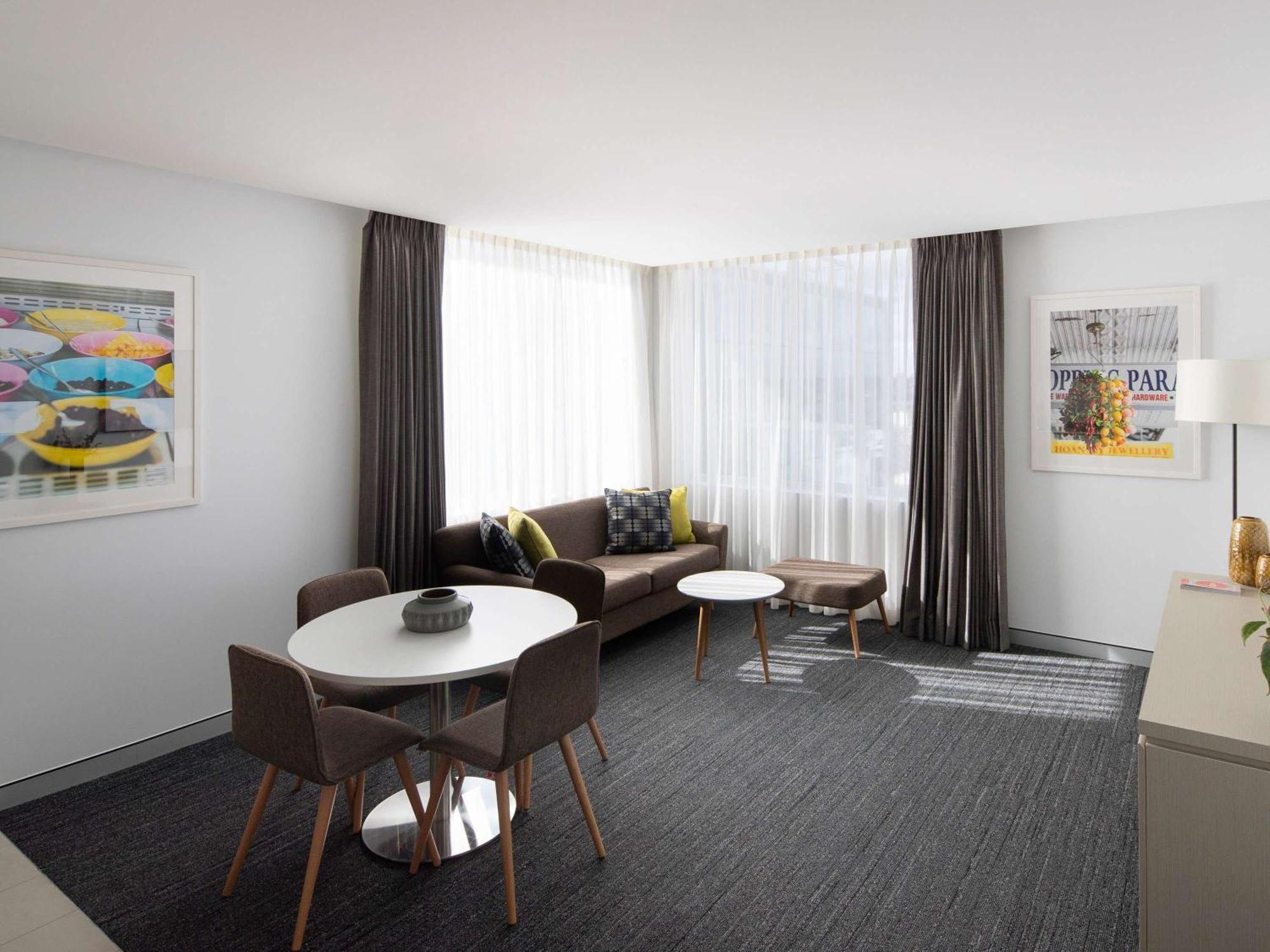 Mercure Sydney Bankstown Екстер'єр фото